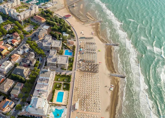 Bright Near The Apartman Lignano Sabbiadoro