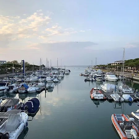 Апартаменты Bright Near The *